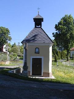Kaplička na návsi v Šetějovicích