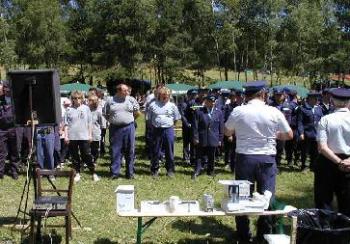 Karel Říha při projevu.